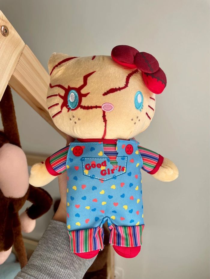 Peluche Sanrio Hello Kitty x CHUCKY - photo numéro 12