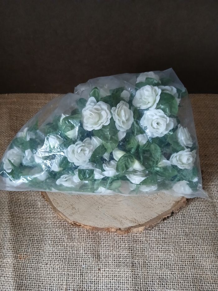 Lot de 73 petites rose blanche artificielle - photo numéro 5