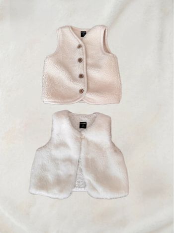 🌹Lot de 2 gilets sans manches Kiabi taille 6 mois🌹