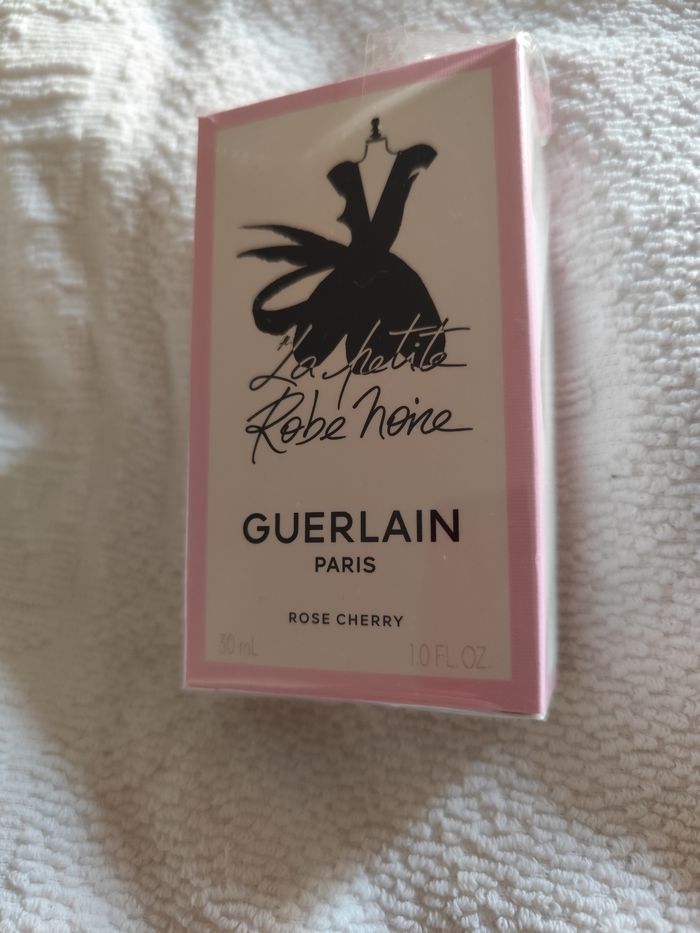La petite robe noire Guerlain - photo numéro 3