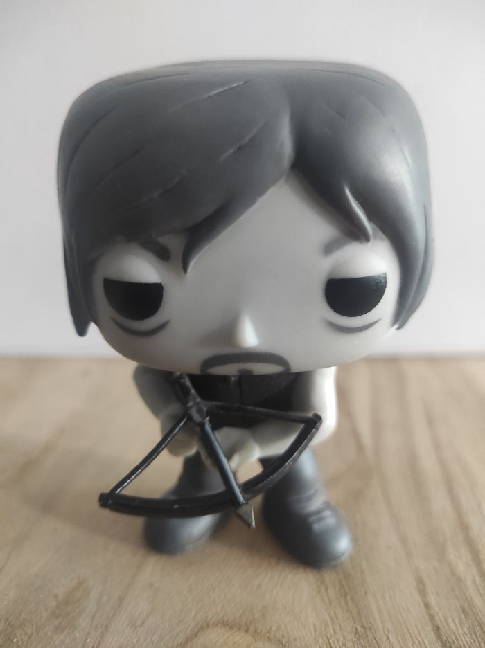 Figurine Funko pop Daryl Dixon 145 SANS boîte ( The Walking Dead )
