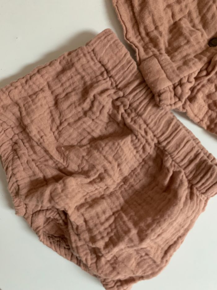 Ensemble 2 pièces vieux rose gaze de coton vertbaudet 1 mois tbe - photo numéro 3