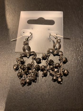 Lot de 16  Boucles d’oreille en très bon état