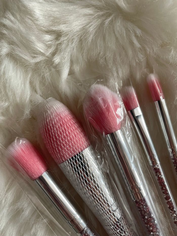 Lot de pinceaux à maquillage avec paillettes - photo numéro 3