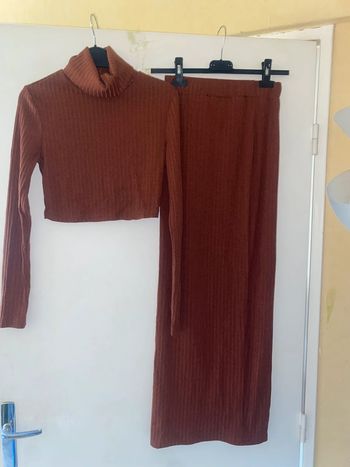 Ensemble top court et jupe longue