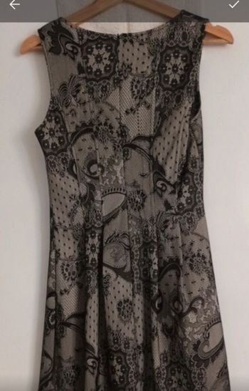 Robe (dentelle noire sur fond beige) & Boléro noir