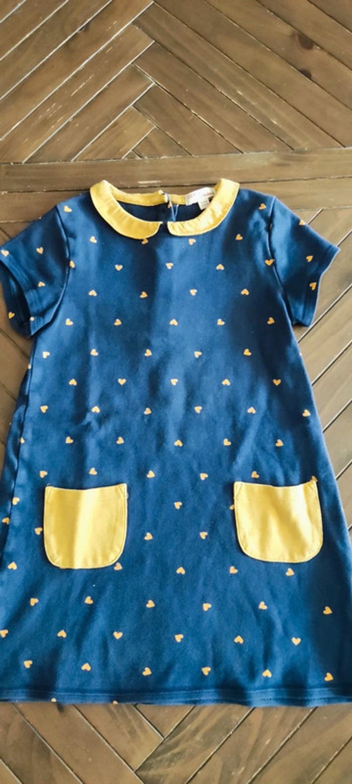 Robe manches courtes