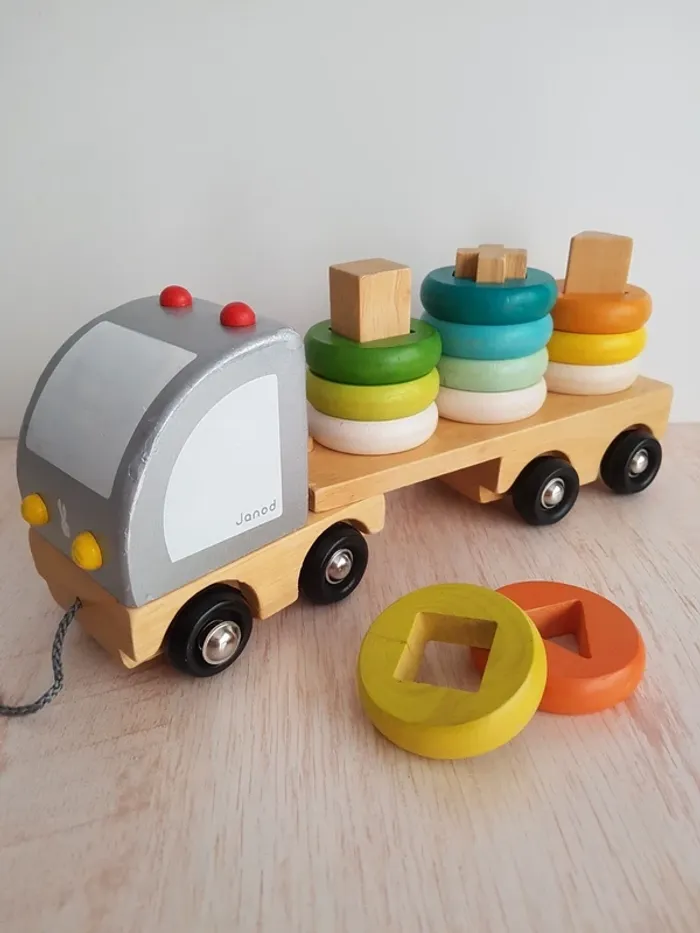 Camion multi color en bois Janod