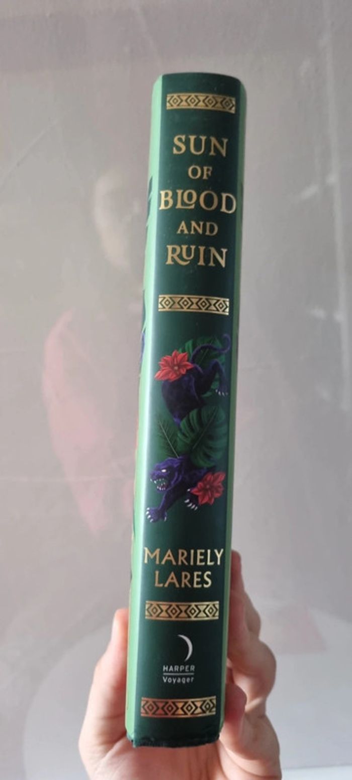 Sun of Blood and Ruin
Fairyloot signed by Mariely Lares - photo numéro 8