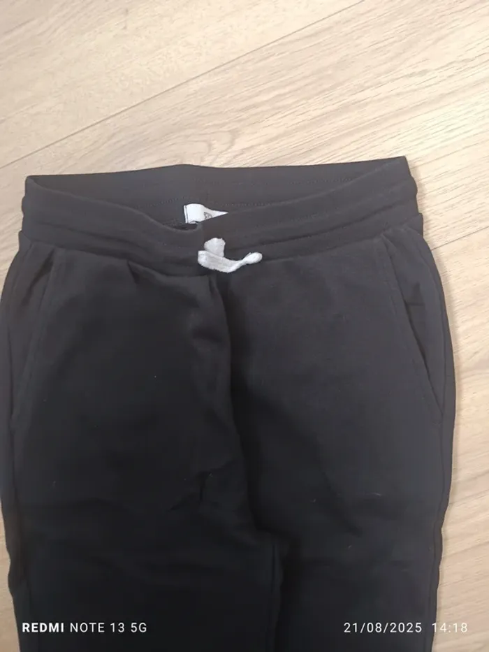 Magnifique jogging La redoute noir taille 12 ans - photo numéro 2