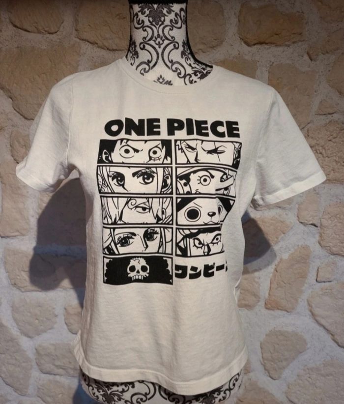 Tee-shirt manche courte  one pièce  taille 2xs