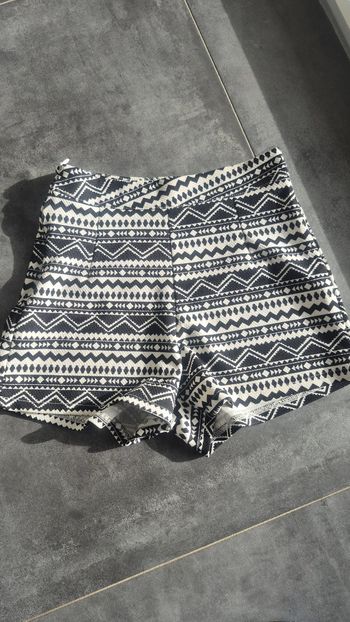 Vend short femme porté 1fois taille.s