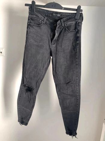 Jean noir troué Taille 40
