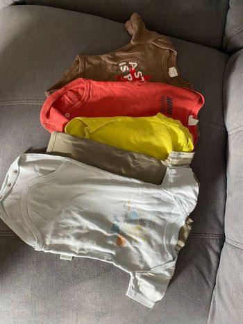 Lot de 5 bodies en très bon état