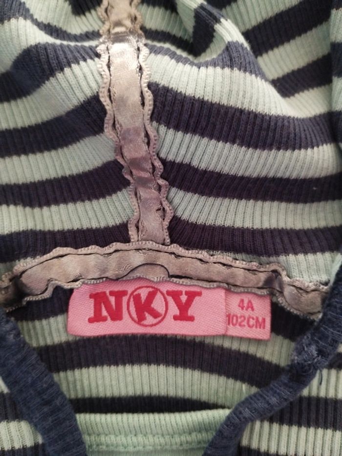 Tee shirt fille 4 ans Kiabi - photo numéro 2