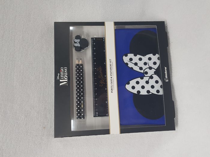 coffret accessoires bureau Minnie disney crayons trousse