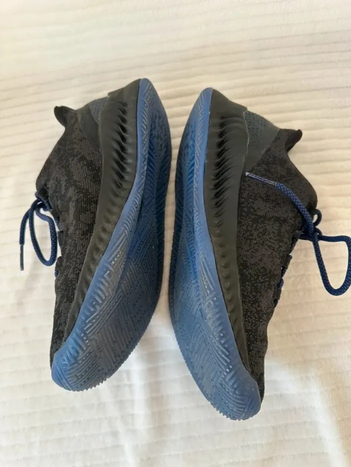 James Harden chaussures de basket taille 40 2/3 - photo numéro 2