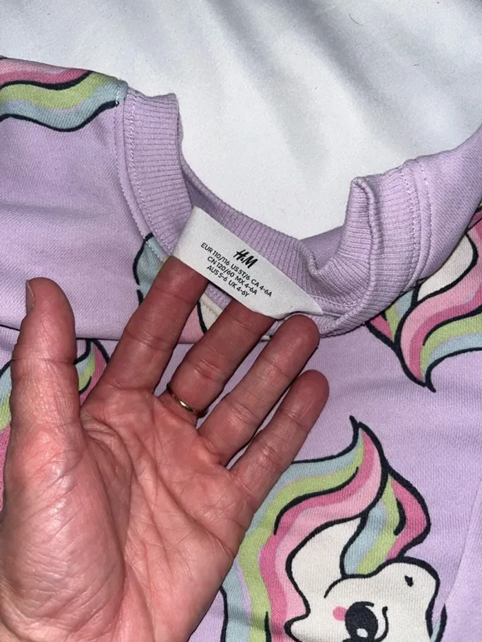 Ensemble leggings/pull licorne 4-6 ans H&M - photo numéro 3