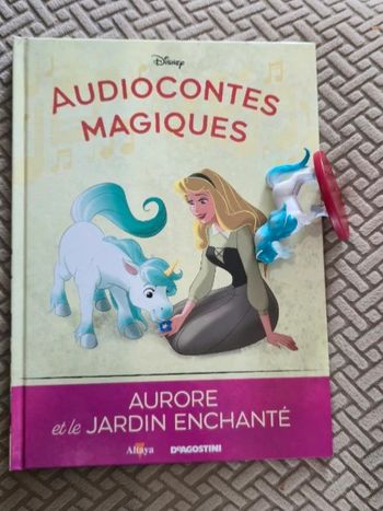 Numéro122 Livre + figurine édition audiocontes Magiques Altaya édition disney audio compte conte
