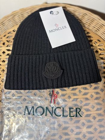 Bonnet noir moncler 
