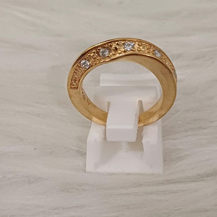 Bague carré y doré à l'or fine et pierre zircon