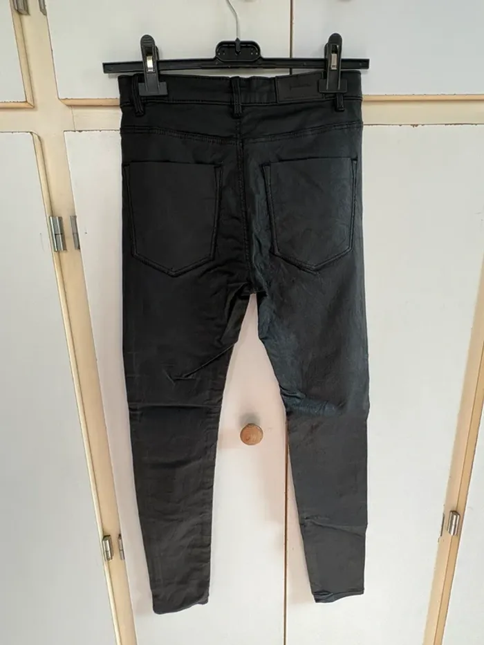 Pantalon skinny effet huilé - Stradivarius - photo numéro 4