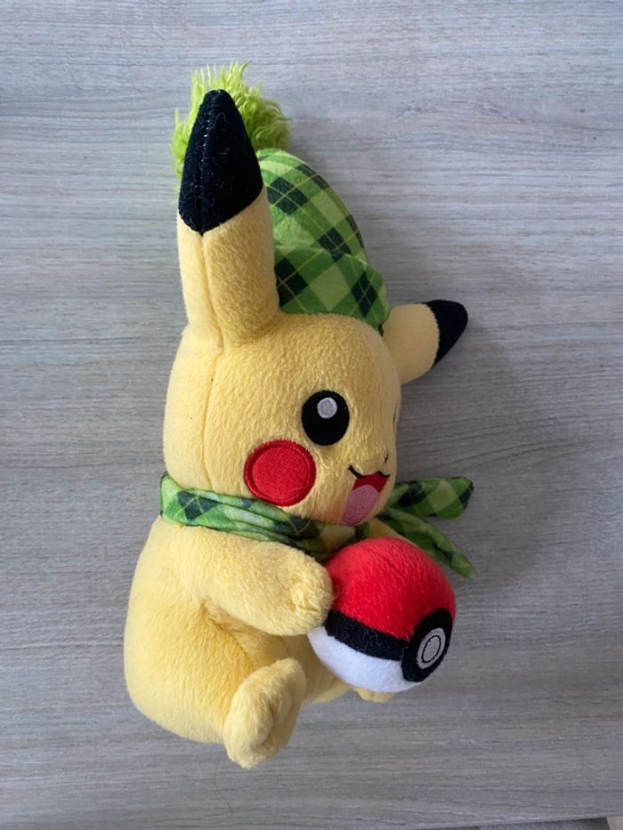 Peluche pikachu hiver - photo numéro 3