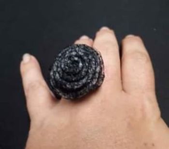 Bague rose noir dentelle
