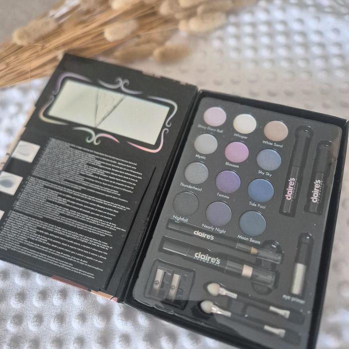 Palette à maquillage " Smokey eyes " neuve - photo numéro 3