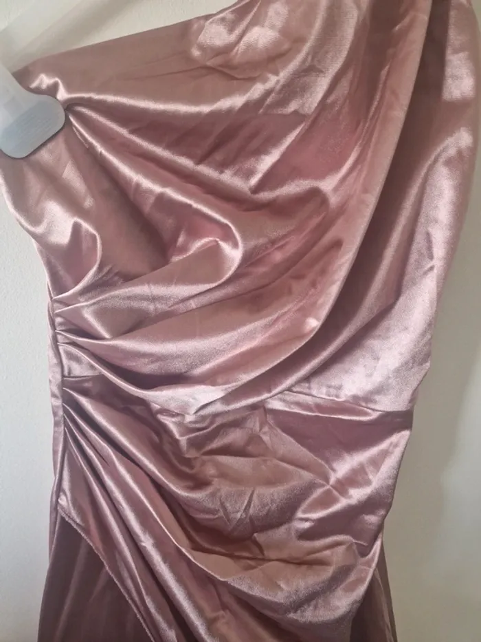 Robe de cocktail - photo numéro 3