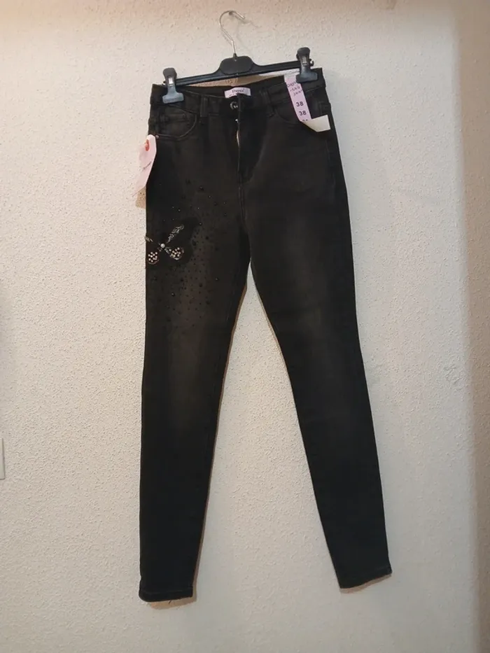 Jeans noir neuf " Daysie" taille 38