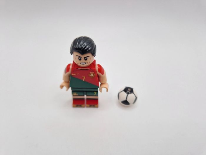 Figurine type lego Joueur de Football CR7 Portugal - photo numéro 5