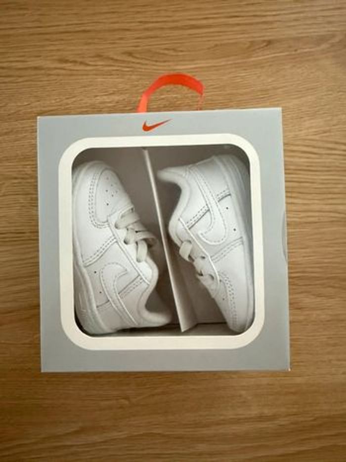 Nike Force 1 blanche taille 17 - photo numéro 5