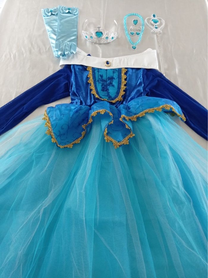 Déguisement robe princesse et accessoires 6ans