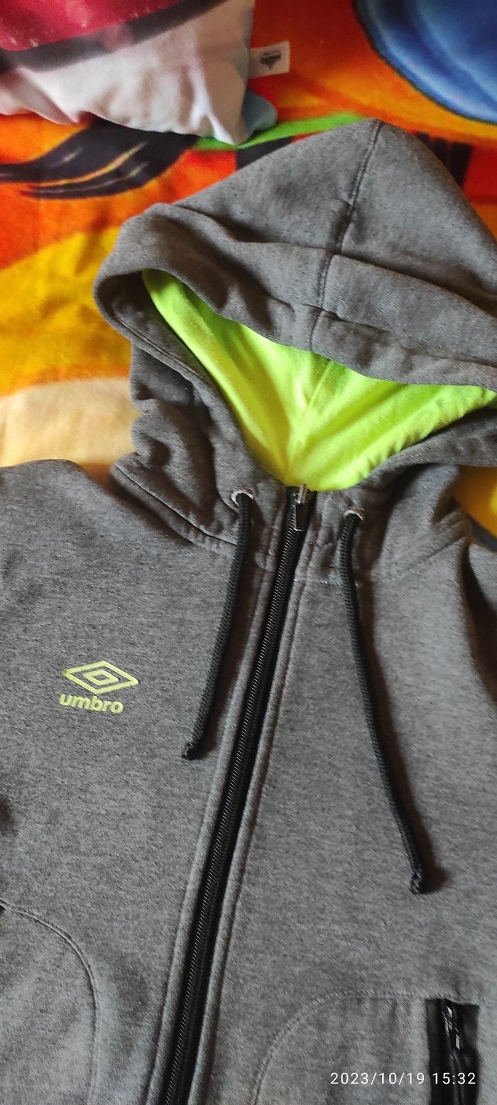 Veste de survêtement umbro 7 ans - photo numéro 3