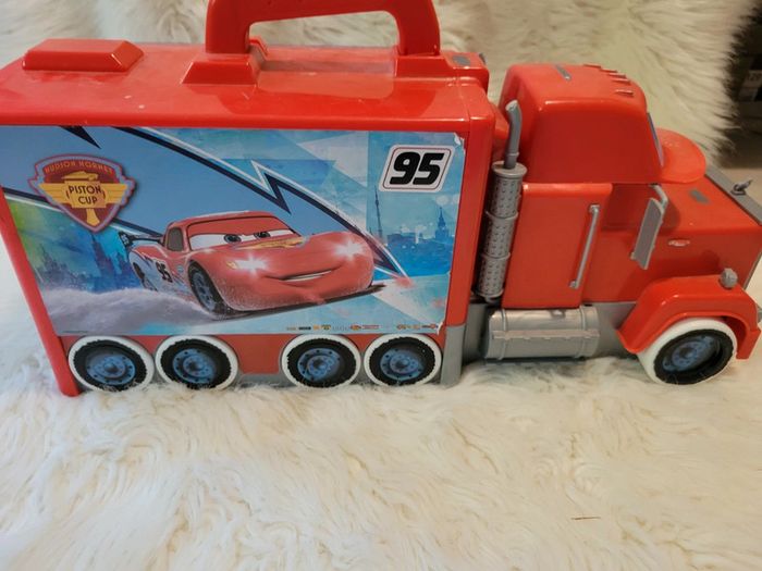 Camion flash Mac Queen sonore et lumineux - photo numéro 2