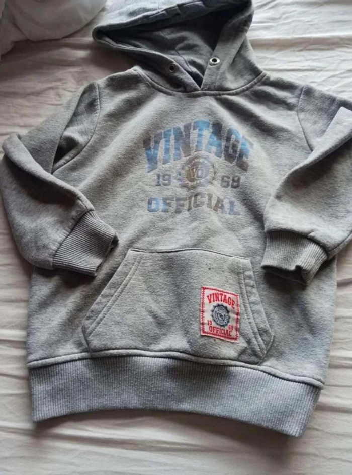 Pull  gris