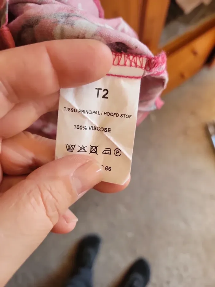 Chemise taille 2 - photo numéro 3