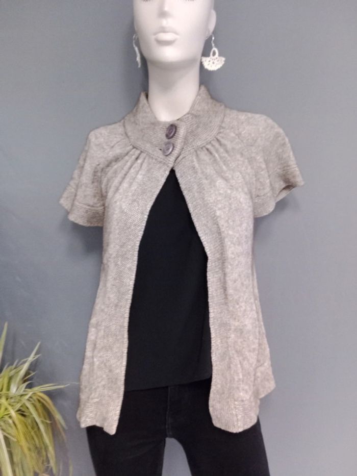 Très joli pull cape 🥰