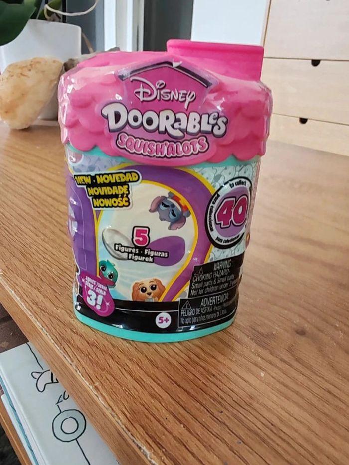 Disney doorables squish'alots série 3 code f18