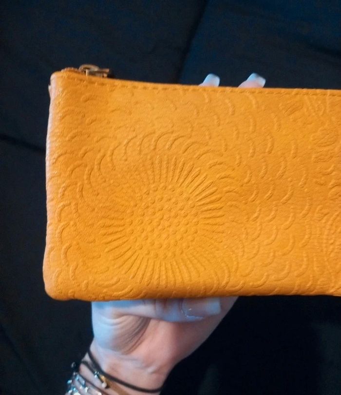 Porte-monnaie moutarde à plusieurs pochettes - photo numéro 3