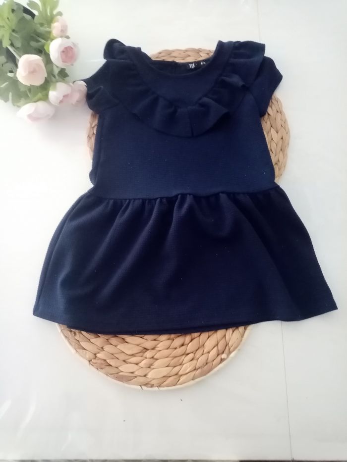 4/5 tex robe bleu marine a volant et paillettes /neuf sans étiquette - photo numéro 9