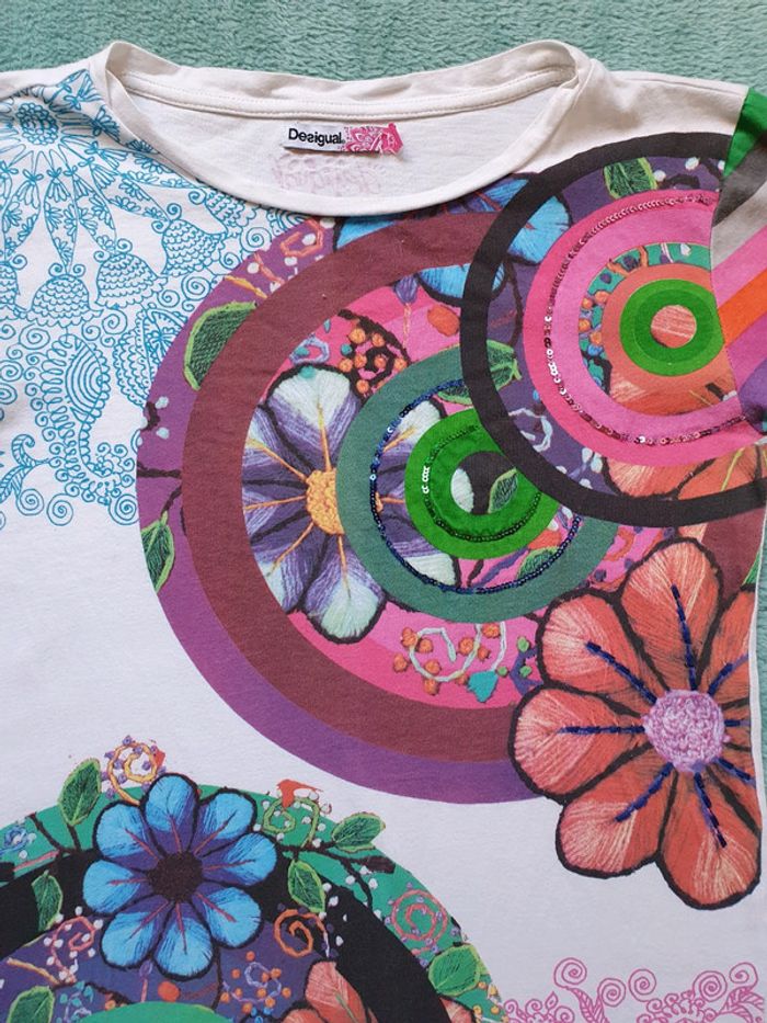 Tres beau tee-shirt 13.14 ans - photo numéro 2