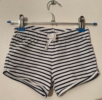 short rayé 2/3 ans