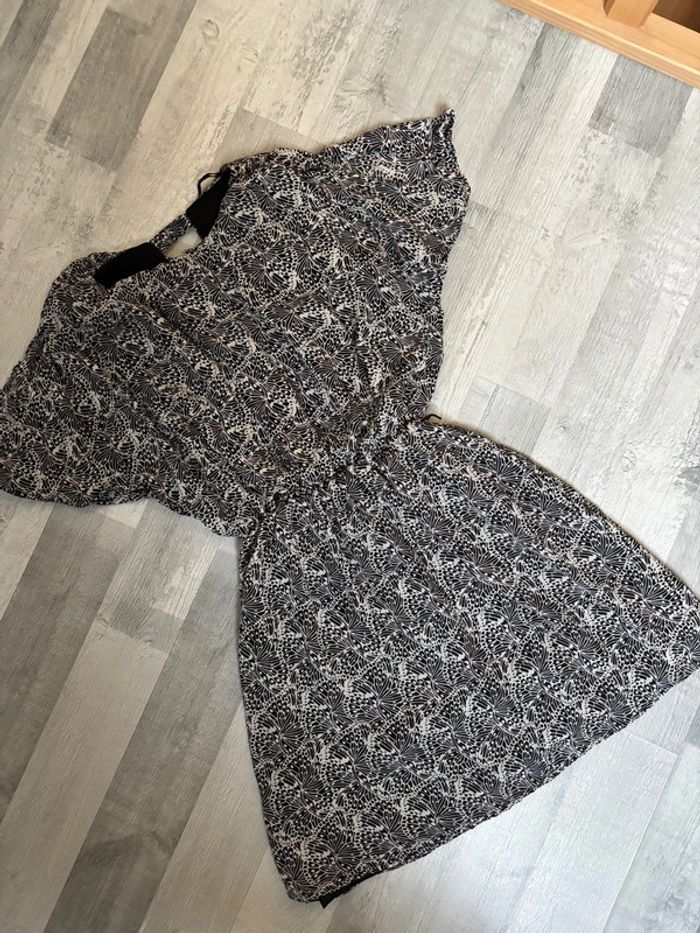 Robe fluide cintrée Mango - Taille S - Motif papillons noir et blanc