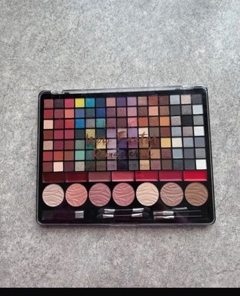 Palette de maquillage neuf