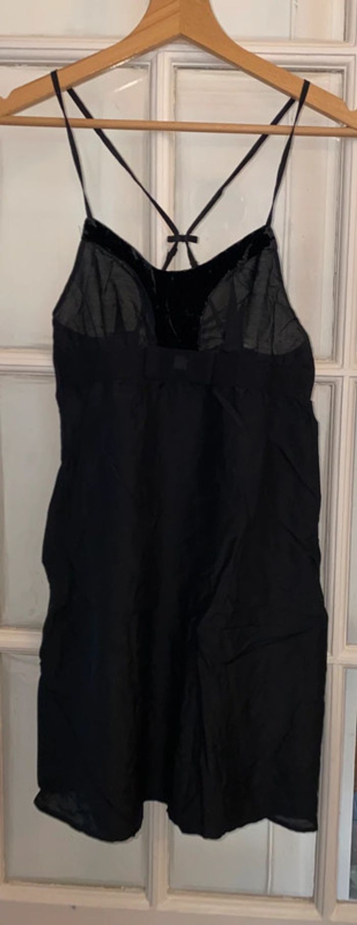 Nuisette princesse tam tam Taille 36 Un micro trou