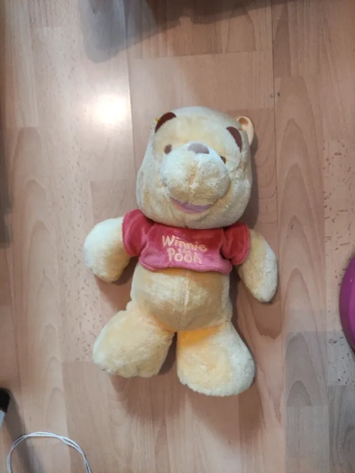 Peluche Winnie l Ourson en très bon état