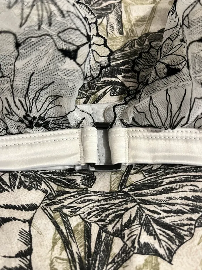 Soutien-gorge Intimissimi en tulle transparent noir et blanc - photo numéro 3