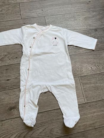 Pyjama blanc ouverture devant kiabi 6 mois